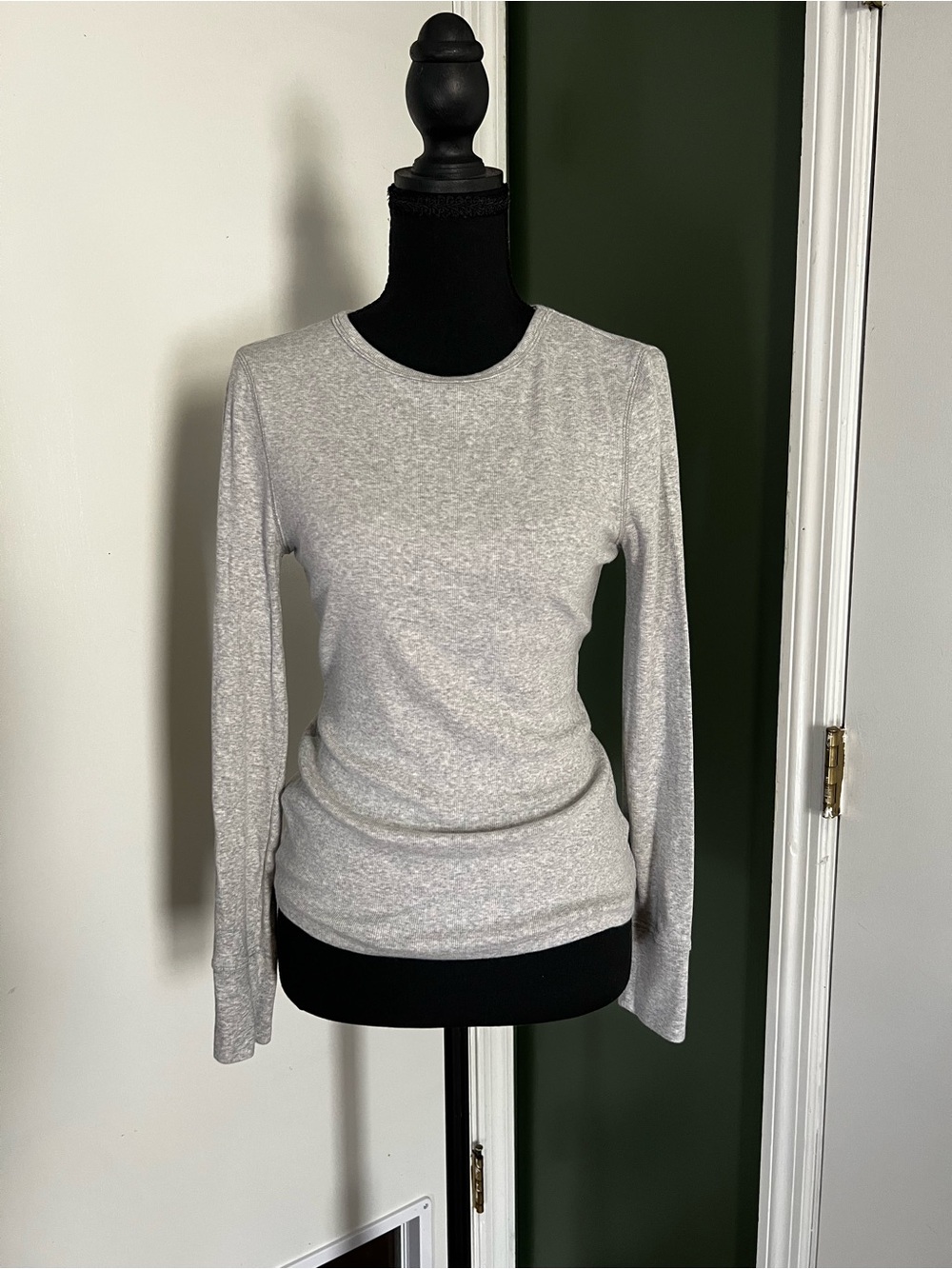 Classic Crewneck Long-Sleeve Top in Light Heather Gray